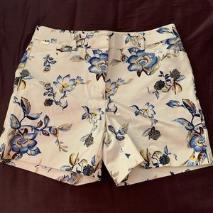 White House Black Market - The 5” Short